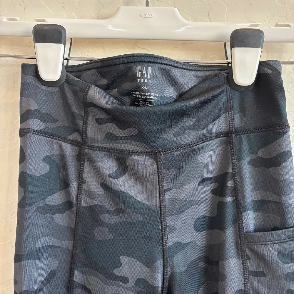 Gap Teen,  size XXL  or XS adult, Black Camo Leggings
